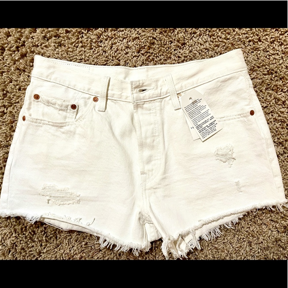 New Levi’s 501 white jean shorts size 28